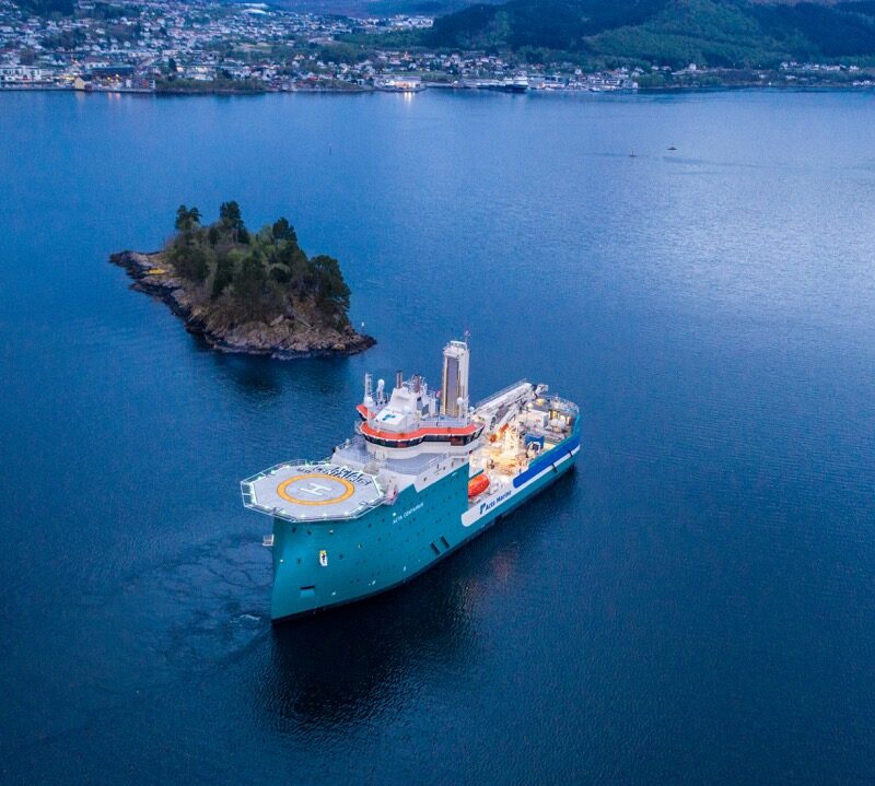 acta centaurus, walk to work vessel, dp2, ulstein verft