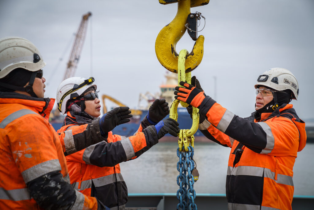 Centaurus-2317-web acta centaurus, acta marine fleet, walk to work vessel