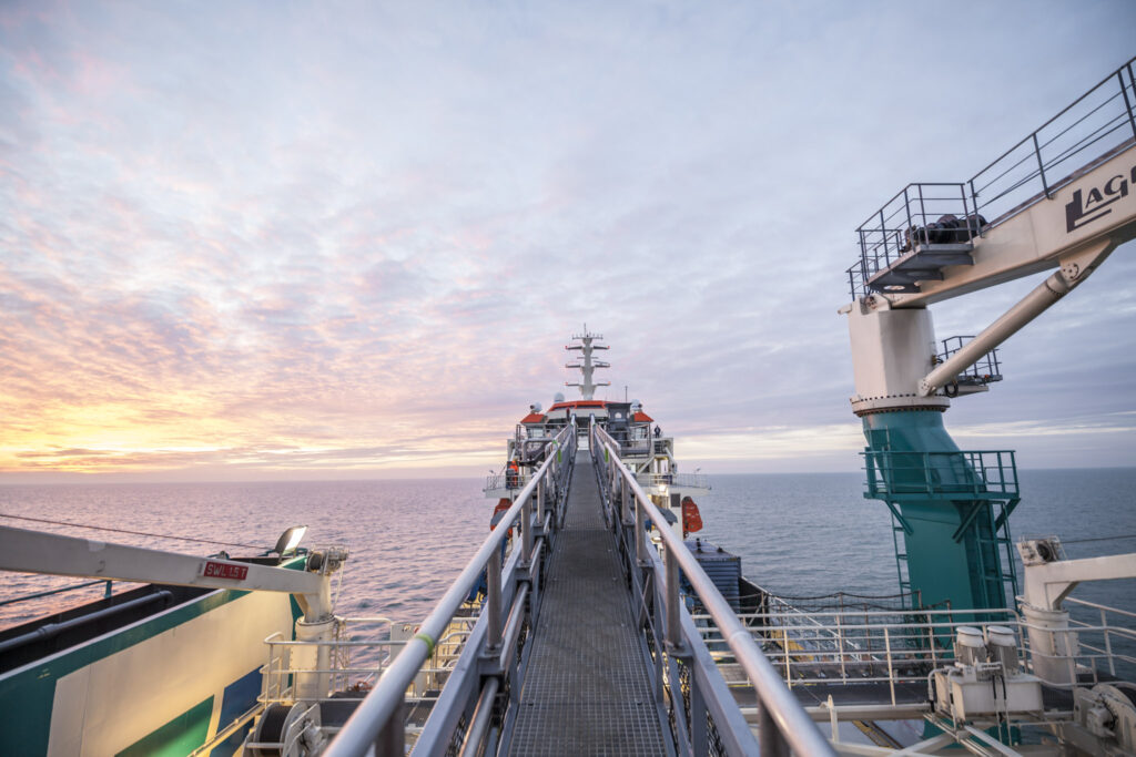 IMG_8712 acta orion, acta marine fleet, walk to work