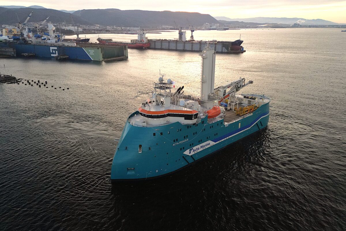 Acta Pegasus delivery Acta Pegasus leaving the yard